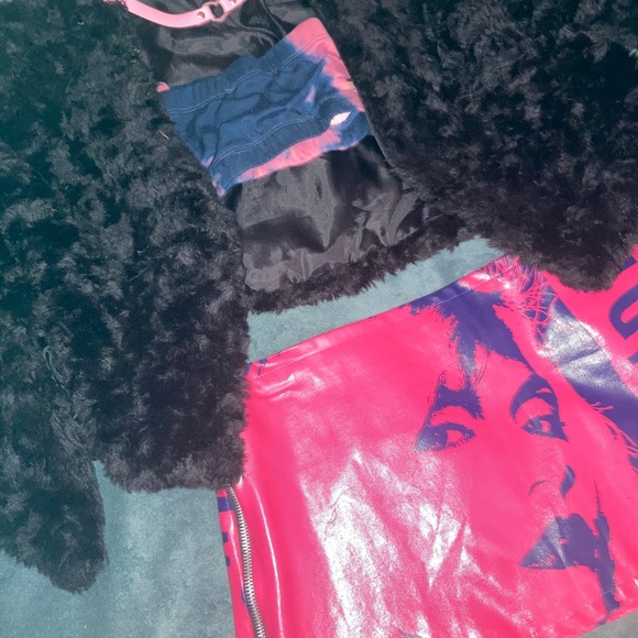 ❌SOLD❌Glamhead Blondie Vinyl Mini Skirt Med Pink - Picture 16 of 16